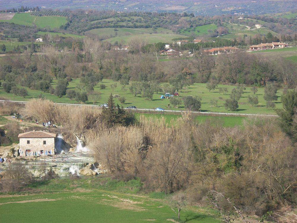 Residence Ai Campi Da Golf Saturnia Eksteriør bilde