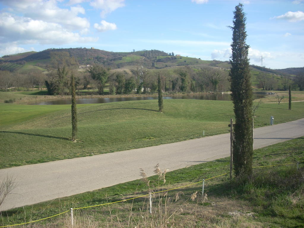 Residence Ai Campi Da Golf Saturnia Eksteriør bilde