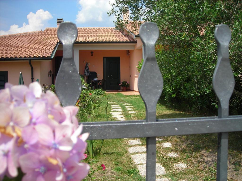 Residence Ai Campi Da Golf Saturnia Eksteriør bilde