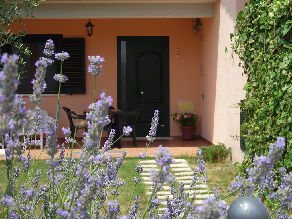 Residence Ai Campi Da Golf Saturnia Eksteriør bilde