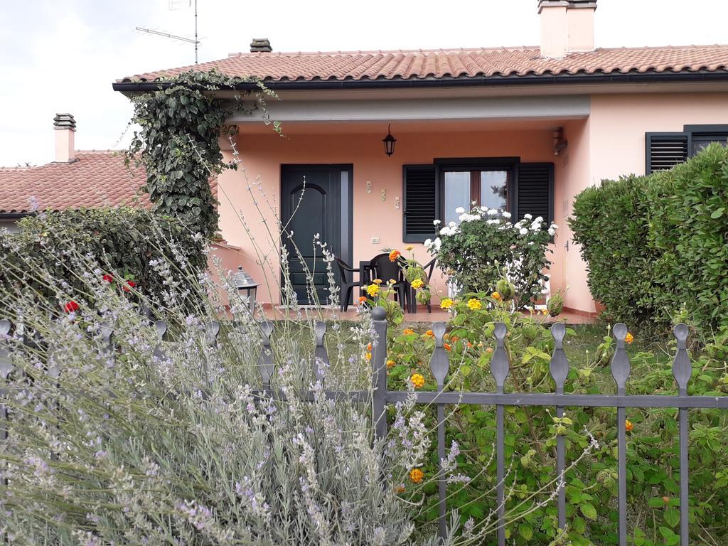 Residence Ai Campi Da Golf Saturnia Eksteriør bilde