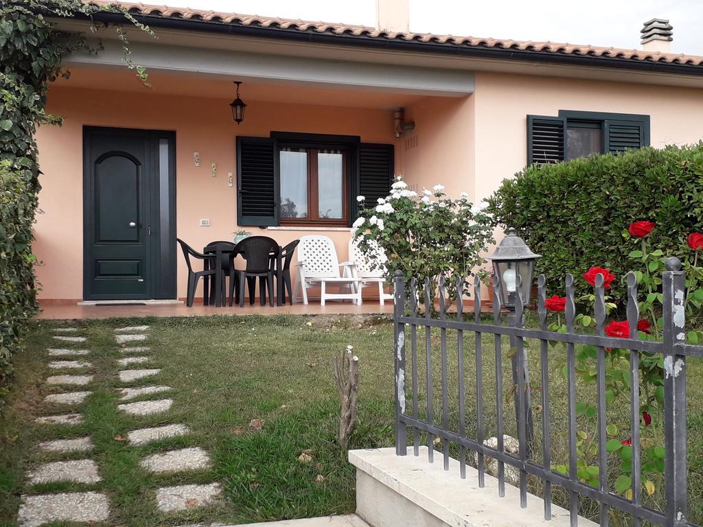Residence Ai Campi Da Golf Saturnia Eksteriør bilde
