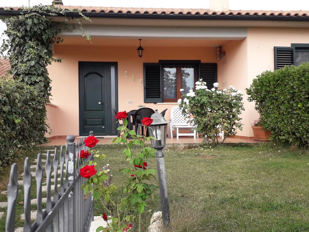 Residence Ai Campi Da Golf Saturnia Eksteriør bilde